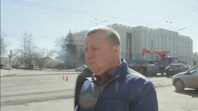 Ижевск. Виктор Шиляев. В Ижевске проводится ремонт улицы Пушкинская. 27.04.2016 смотреть онлайн