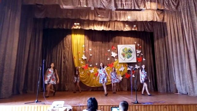 Танцевальный коллектив Royal team, танец "Журавли". смотреть онлайн