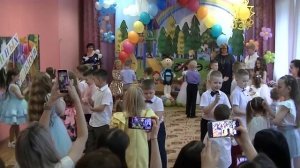 Танец с малышами из Сборника Выпускных песен, автор Ольга Воеводина