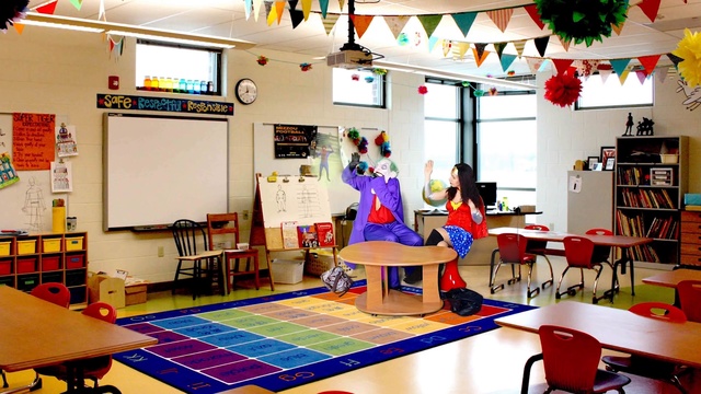 Джокер и Спайдермен в школе!!! Чудо енщина и Спайдермен за одной партой!? КРУТО!