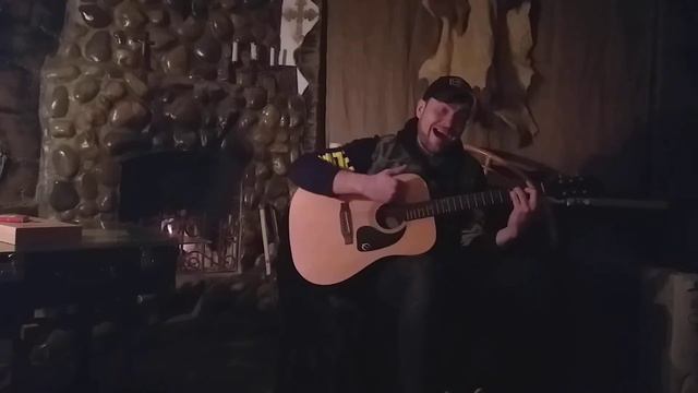 Песня по просьбе моего друга.Королева снежная .Пишите в коментах,что бы вы хотели услышать. смотреть онлайн