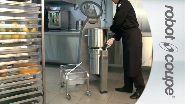 Robot-Coupe Vertical Cutter Mixer R 30 - Almond powder смотреть онлайн