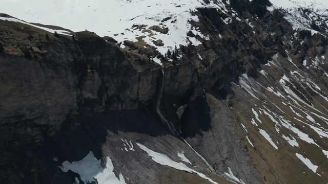 The MAVIC 2 PRO is a tiny CINEMATIC BEAST!! смотреть онлайн