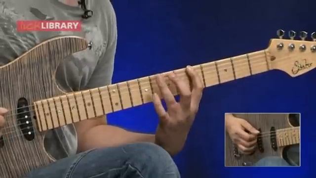 Greg Howe Fusion Style Am7 Arppegio Lick - Free Guitar Lesson With Tom Quayle Licklibrary смотреть онлайн