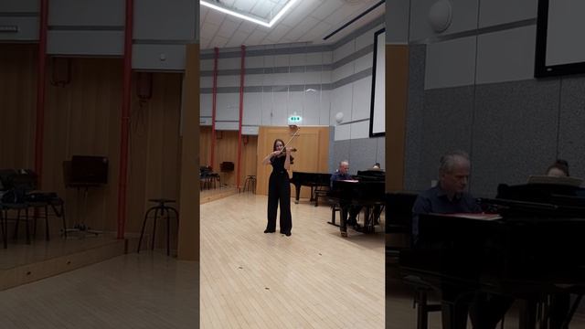 Viktoriia Narizhna - Maurice Ravel "Tzigane" смотреть онлайн