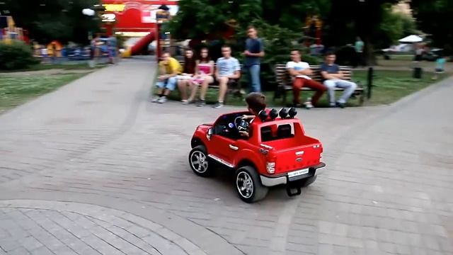 детский Электромобиль - развлечения для детей - катаемся на электромобилях для детей смотреть онлайн