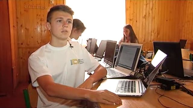 Юні програмісти підготувались до сертифікації Oracle у літному таборі в Карпатах смотреть онлайн