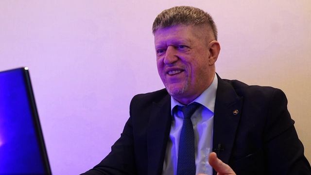 Яблоко растолкнуло вселенную Строение твердых тел Эксперимент с магнитами смотреть онлайн