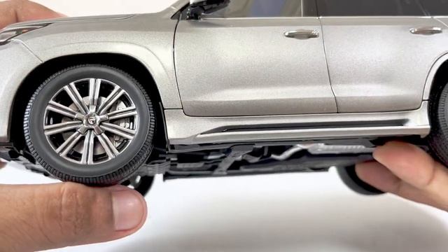 Unboxing & Review of the Lexus LX570 Diecast 1/18 Scale Model Sonic Titanium Kyosho смотреть онлайн