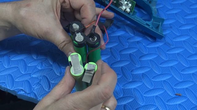 Wymiana baterii w odkurzaczu, replacing the battery Philips PowerPro Aqua FC6405 смотреть онлайн