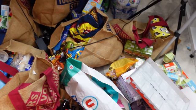 J’AI CRÉER UN MAGASIN CACHÉ CHEZ MOI 😱 ( bonbon, boisson , chips … illimité ) смотреть онлайн