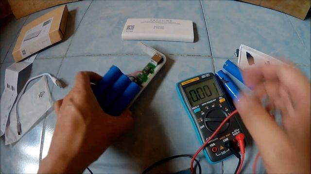Fake Romoss Sense 4 10,000 mah Power Bank Disassembly and Review смотреть онлайн
