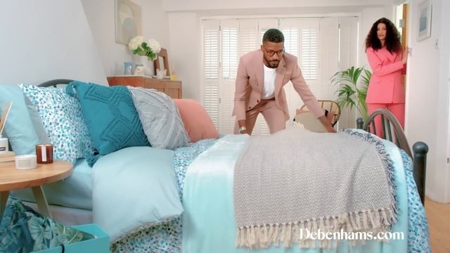 Debenhams.com I Debenhams Delivery Advert 2021 смотреть онлайн