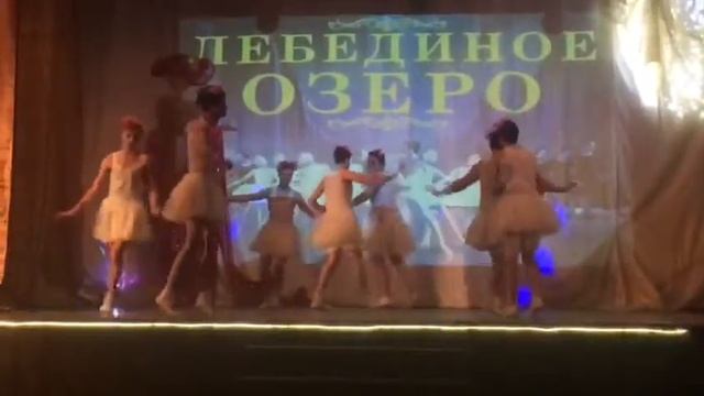 Лебединое озеро в исполнении семерых здоровых мальчиков смотреть онлайн