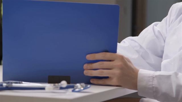 О каких болезнях говорят КОЛЕНИ (боль, онемение, покалывание, жар) смотреть онлайн