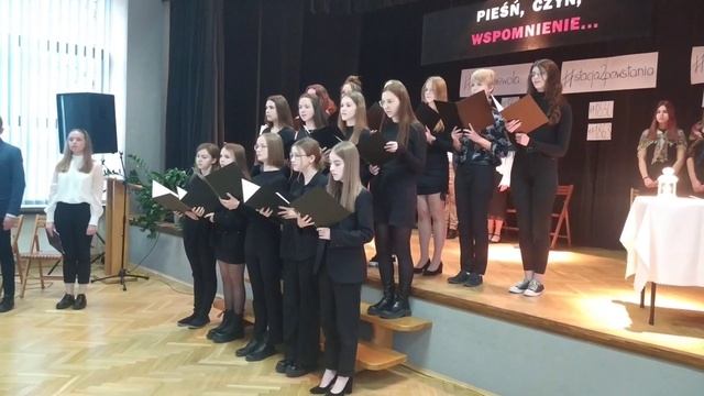 ''Mazurek Dąbrowskiego'' wyk. Chór Soli Deo godz. 11:11 смотреть онлайн