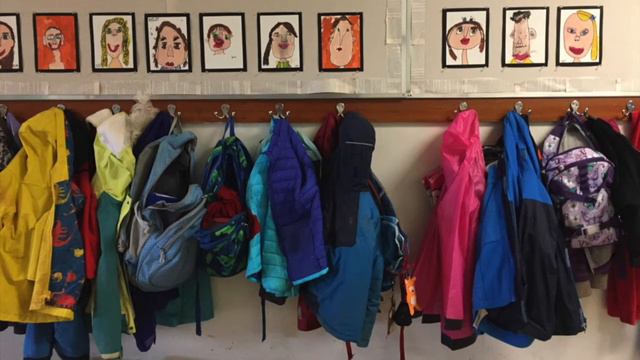 Hook Spacing for coats and backpacks смотреть онлайн