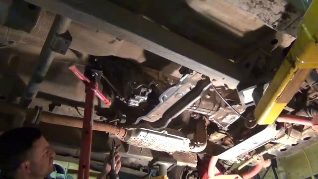 Suzuki Sidekick Sport transmission and clutch replacement смотреть онлайн