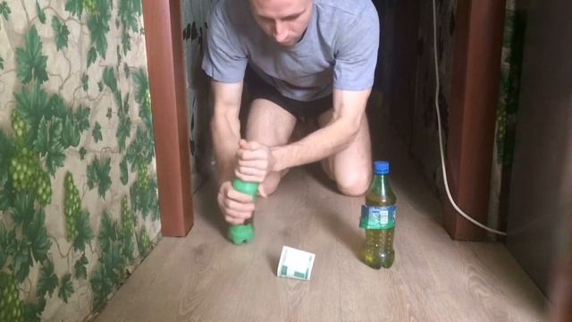 Отжимания на бутылках.Отжимания с кружкой воды на голове.Баланс монахов Шаолиня.Push-ups hard смотреть онлайн