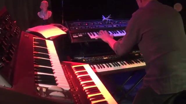 Pierluigi plays Bach on Synthesizers смотреть онлайн