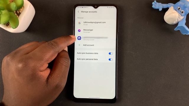 How To Log Out or Remove Your Samsung Account From Phone / Tablet смотреть онлайн