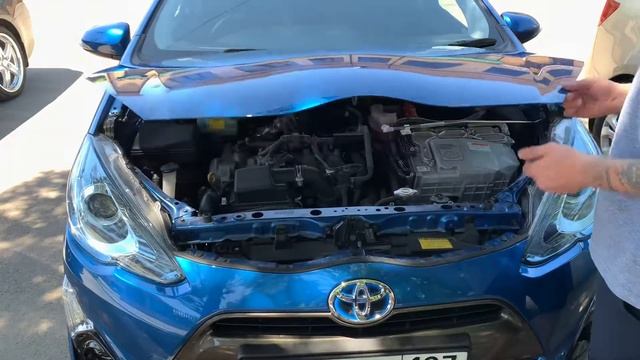 Пневмо-опоры капота Toyota Aqua смотреть онлайн