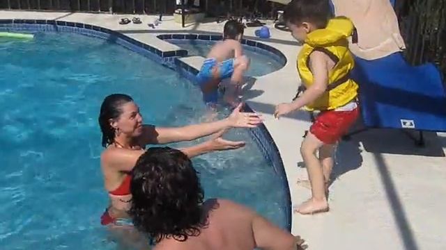 The Pool is getting warmer! смотреть онлайн