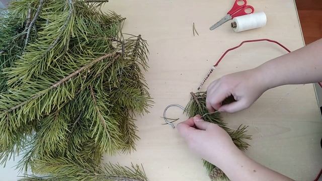 Создаем новогодний венок из натуральных сосновых веточек. ??? смотреть онлайн