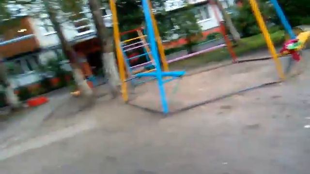 ДЕВОЧКА УЛЕТЕЛА С КАЧЕЛИ! смотреть онлайн