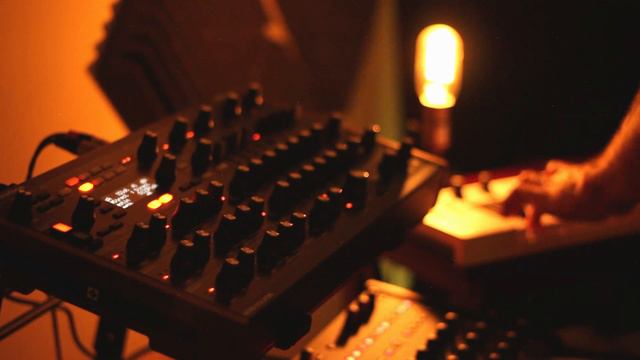 Still Calm // Novation Peak Ambient смотреть онлайн