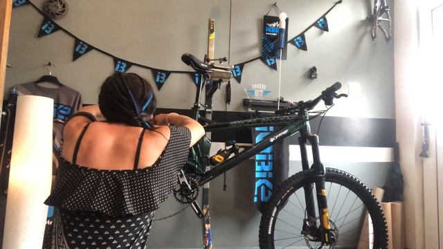 Customer reveal @orangebikes Switch 7 2022 Lotus 7 theme @Ohlins indibike graphics смотреть онлайн