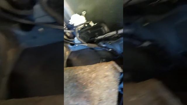 '97 Mitsubishi Verada Antenna Swap (Part 1) смотреть онлайн