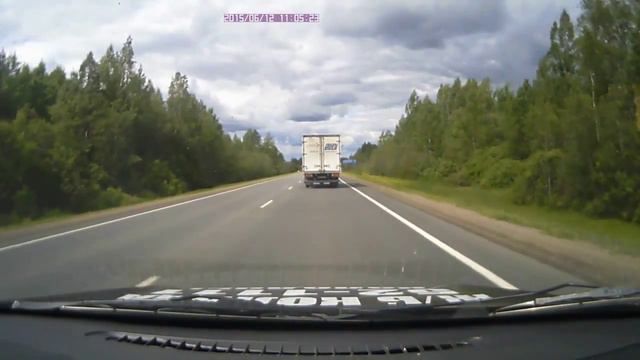 Опасная ситуация на трассе Вологда - Новая Ладога смотреть онлайн