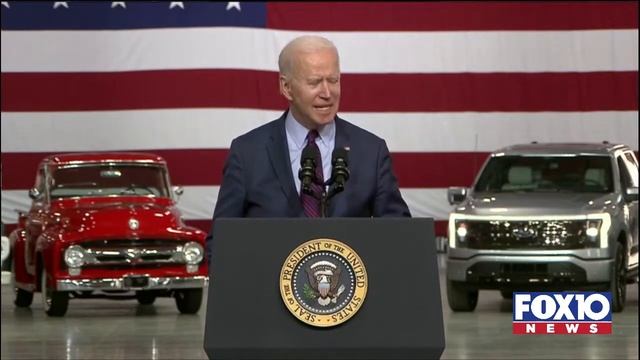 President Biden delivers remarks at the Ford Rouge Electric Vehicle Center смотреть онлайн