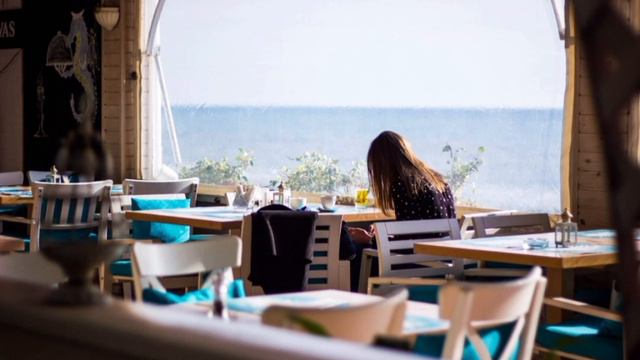 Unwinding with Soft Jazz in a Dreamy Cafe by the Sea смотреть онлайн