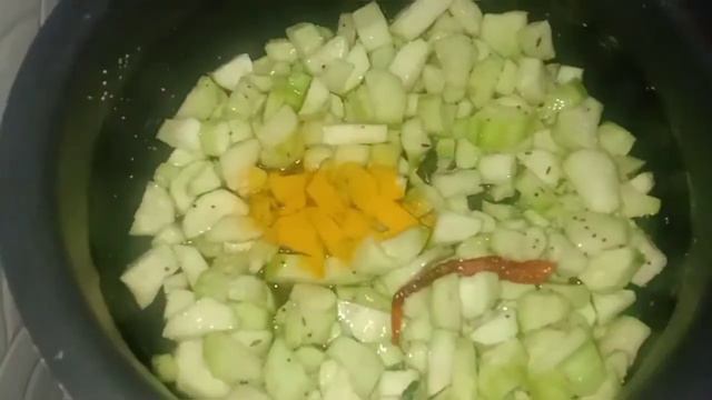 ગલકા અને સેવ નું શાક બનાવવાની રીત.galka sev nu sak recipe. смотреть онлайн