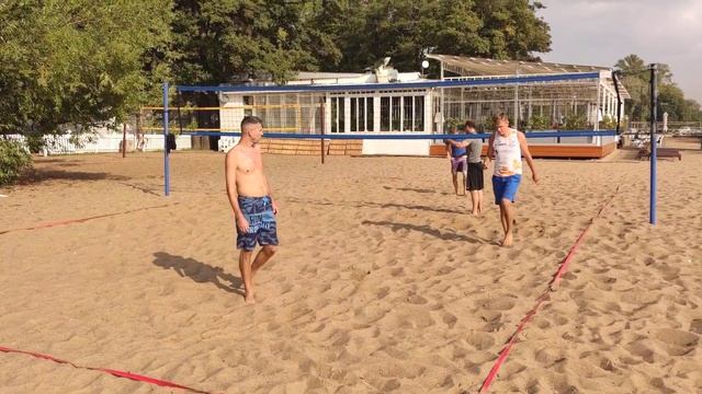 Саня Бураков недоволен игрой Димаса и тем, что Жук забирает его деньги ?? смотреть онлайн