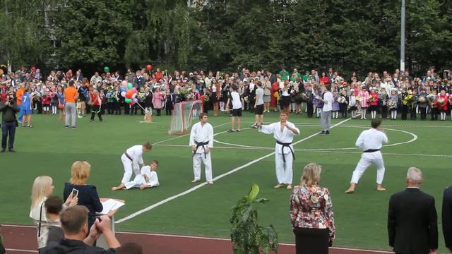 Клуб "Ронин" линейка 1 сентября 2014 Школа№937 смотреть онлайн