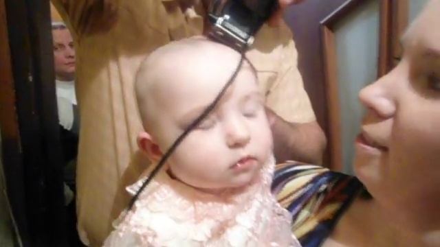 как спокойно подстричь ребенка на 1 год. смотреть онлайн