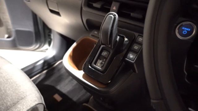 NEW 2022 TOYOTA SIENTA Hybrid Z - New Toyota Sienta 2022 - 新型トヨタ シエンタ ハイブリッド Z 2022年7人乗り смотреть онлайн