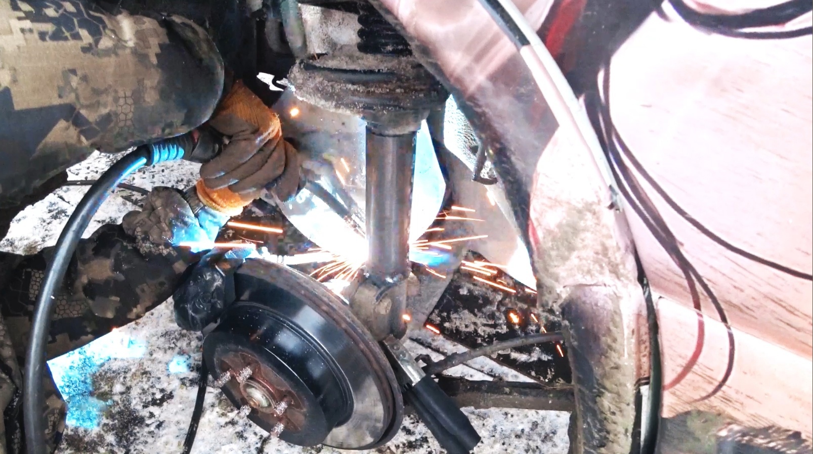 Вскрываю Honda Fit и Усиливаем стойки.mp4 смотреть онлайн