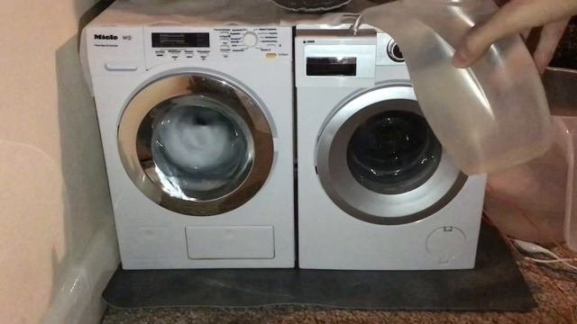 Miele and Bosch toy washing machine || Mini wash race, who will win? смотреть онлайн