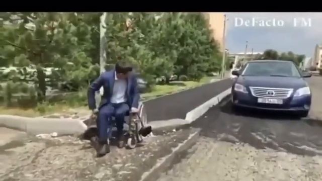 Казахстанские общественники посадили в инвалидные кресла мэра города и подрядчика-дорожника, а пото смотреть онлайн