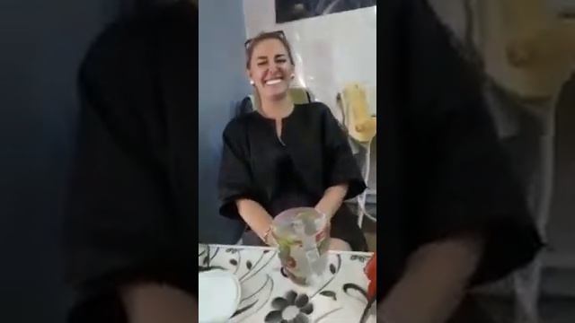 Умора!!! Вот это виниры из Алиэкспресс !!! В них можно и есть и пить и спать!!! смотреть онлайн