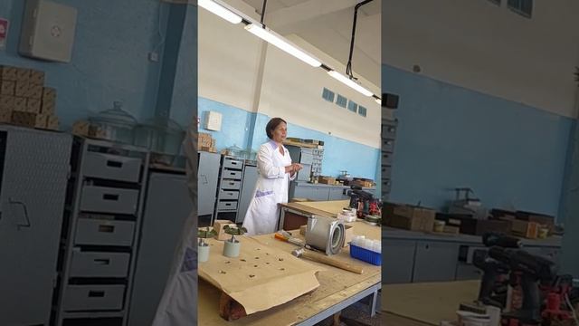 На Трудах инструктаж проводится мед работником оказания первой помощи,в разных ситуациях.22.06.2021 смотреть онлайн