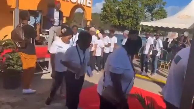 Bob Kira à Mamoudzou смотреть онлайн