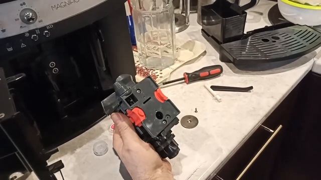 Не работает кофемашина Delonghi Magnifica 3000! Советы по обслуживанию! смотреть онлайн