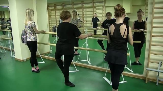 Методика проучивания Battement soutenu смотреть онлайн
