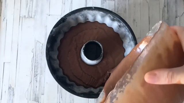 КАК ПРИГОТОВИТЬ ШОКОЛАДНЫЙ КЕКС В ДУХОВКЕ? Простая и вкусная домашняя выпечка к чаю смотреть онлайн