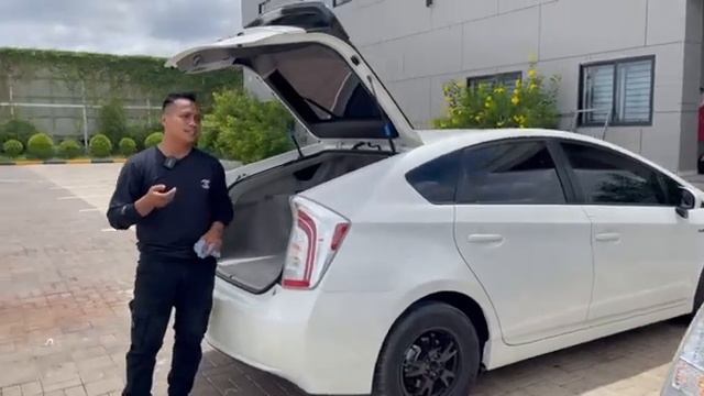 Toyota Prius 2014 option 2 white смотреть онлайн